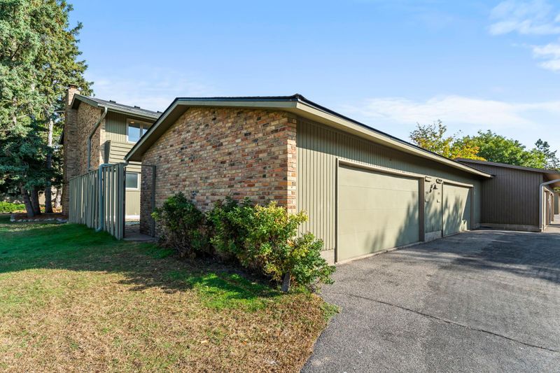 190 Windsor Ln, New Brighton, MN 55112