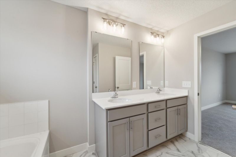 17798 Eclipse Ave, Lakeville, MN 55044