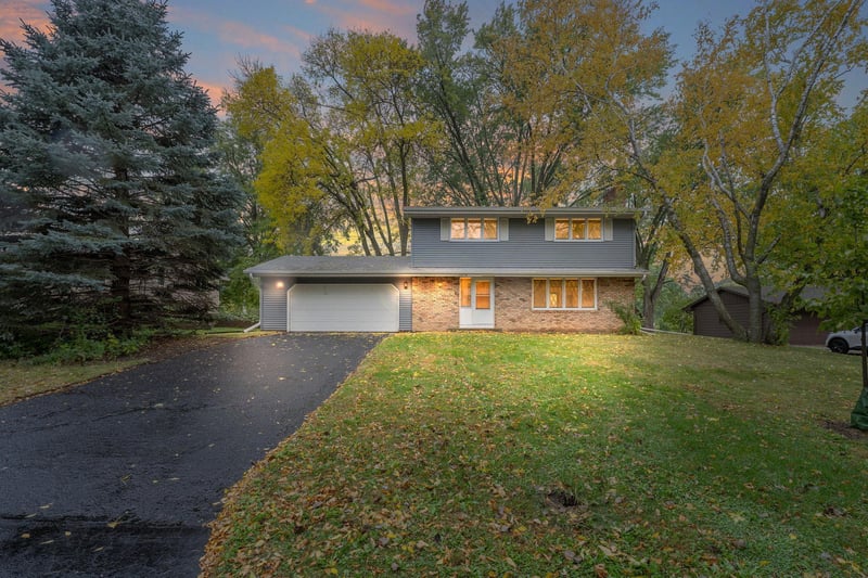 11036 27th Ave S, Burnsville, MN 55337