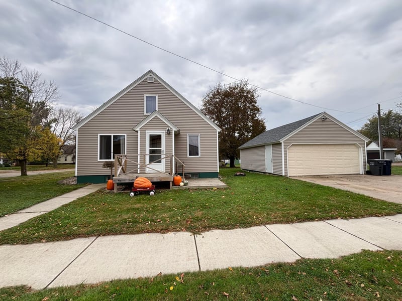 639 3rd St, Hancock, MN 56244