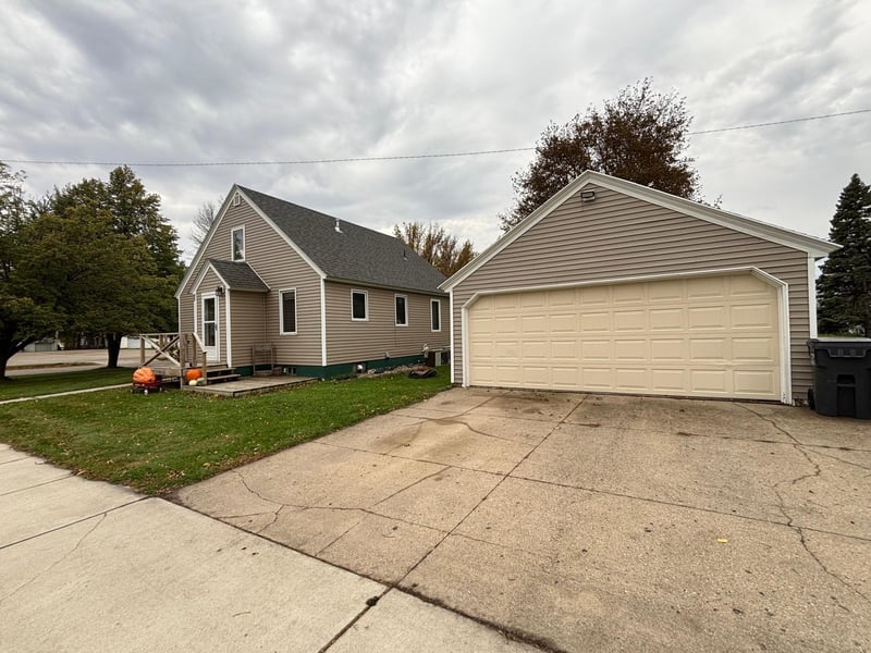 639 3rd St, Hancock, MN 56244