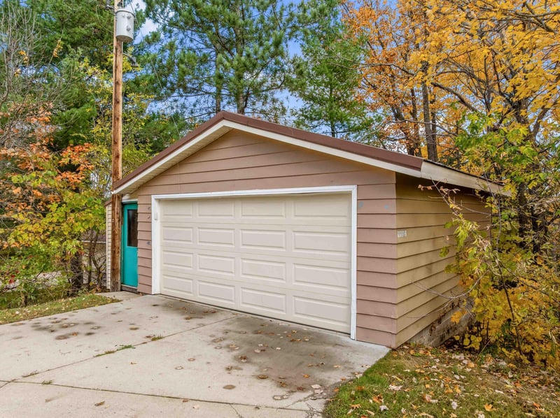 36698 Pincherry Rd, Cohasset, MN 55721