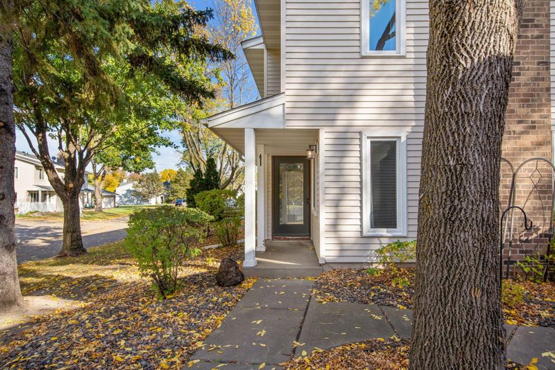 9340 Ranchview Ln N, Maple Grove, MN 55369