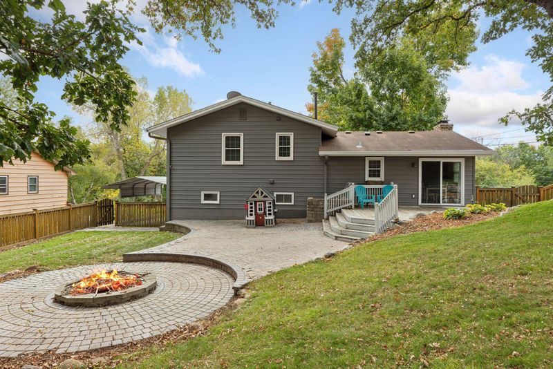 12410 25th Ave N, Plymouth, MN 55441