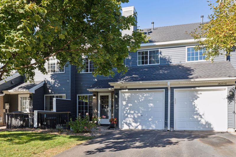 1825 Donegal Dr #10, Woodbury, MN 55125