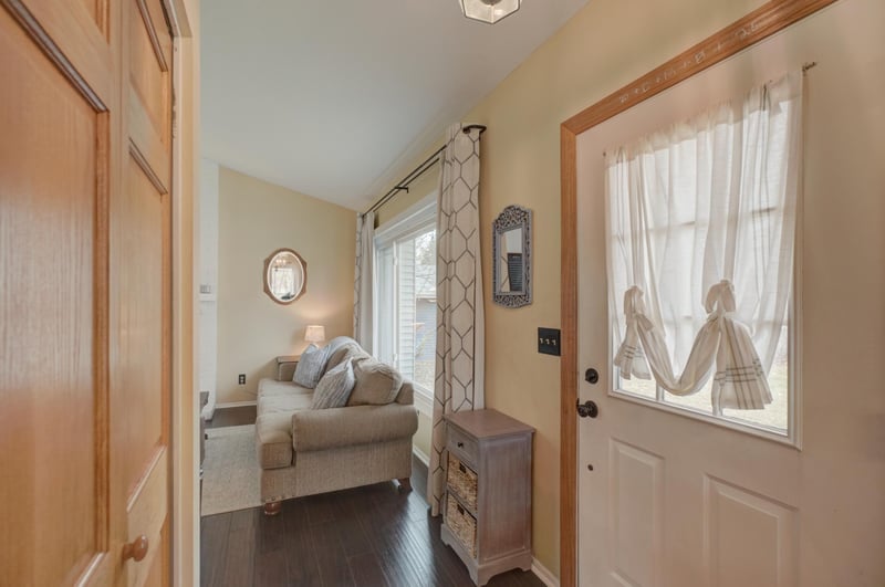 1174 Benton Way, Arden Hills, MN 55112