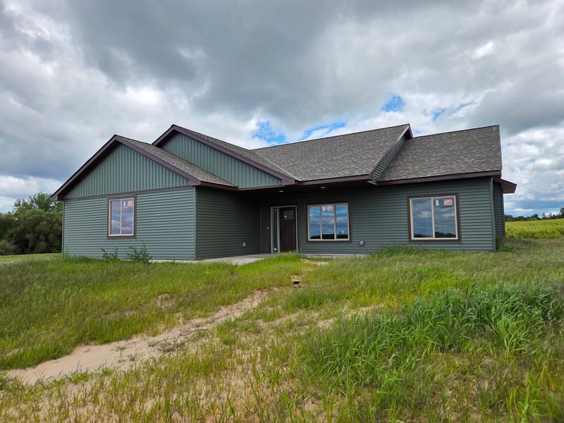 905 W 2nd St, Rush City, MN 55069