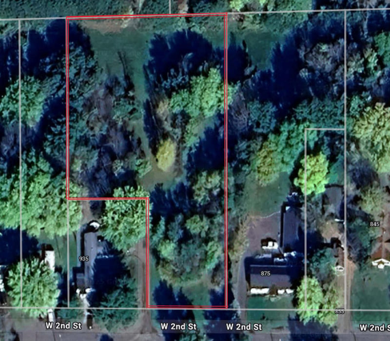 905 W 2nd St, Rush City, MN 55069