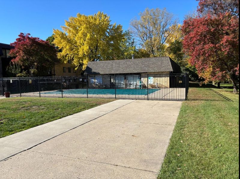 3399 Kent St #101, Shoreview, MN 55126