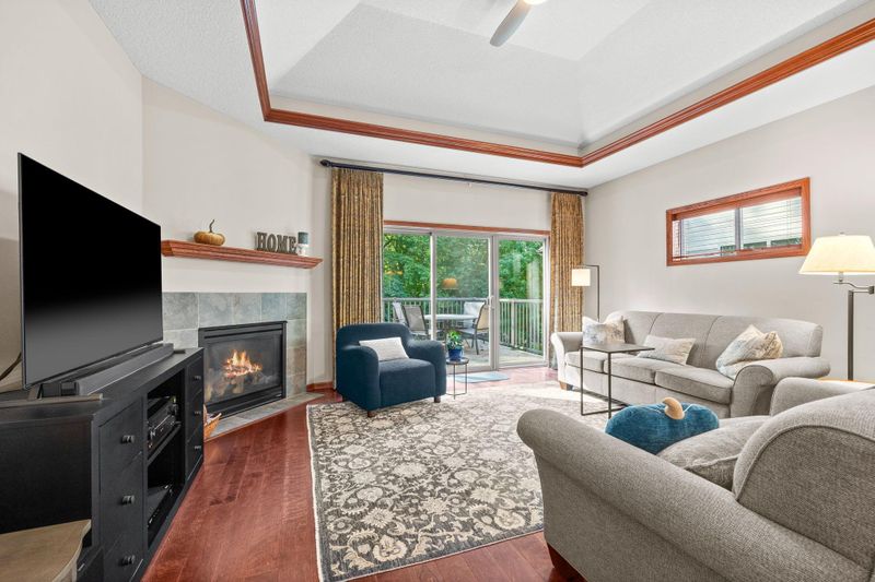 389 Brickyard Dr, Chaska, MN 55318