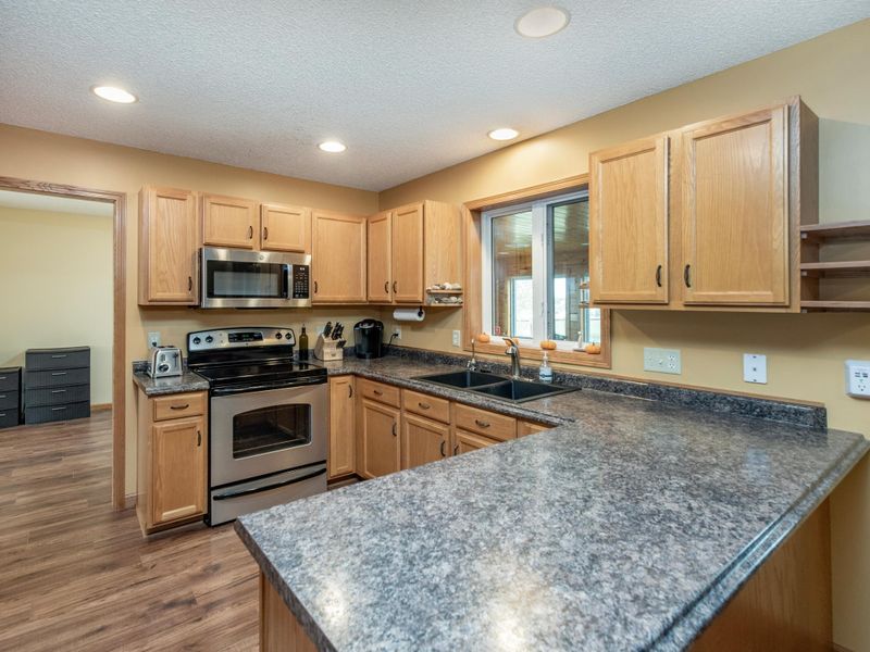 9890 77th St S, Cottage Grove, MN 55016