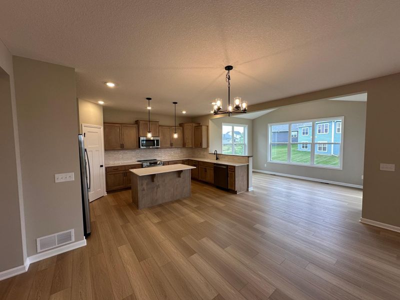 1935 Sparrow Dr, Shakopee, MN 55379