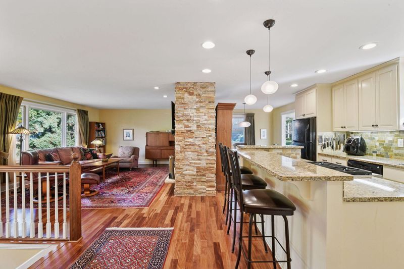 220 Monroe Ave, Excelsior, MN 55331