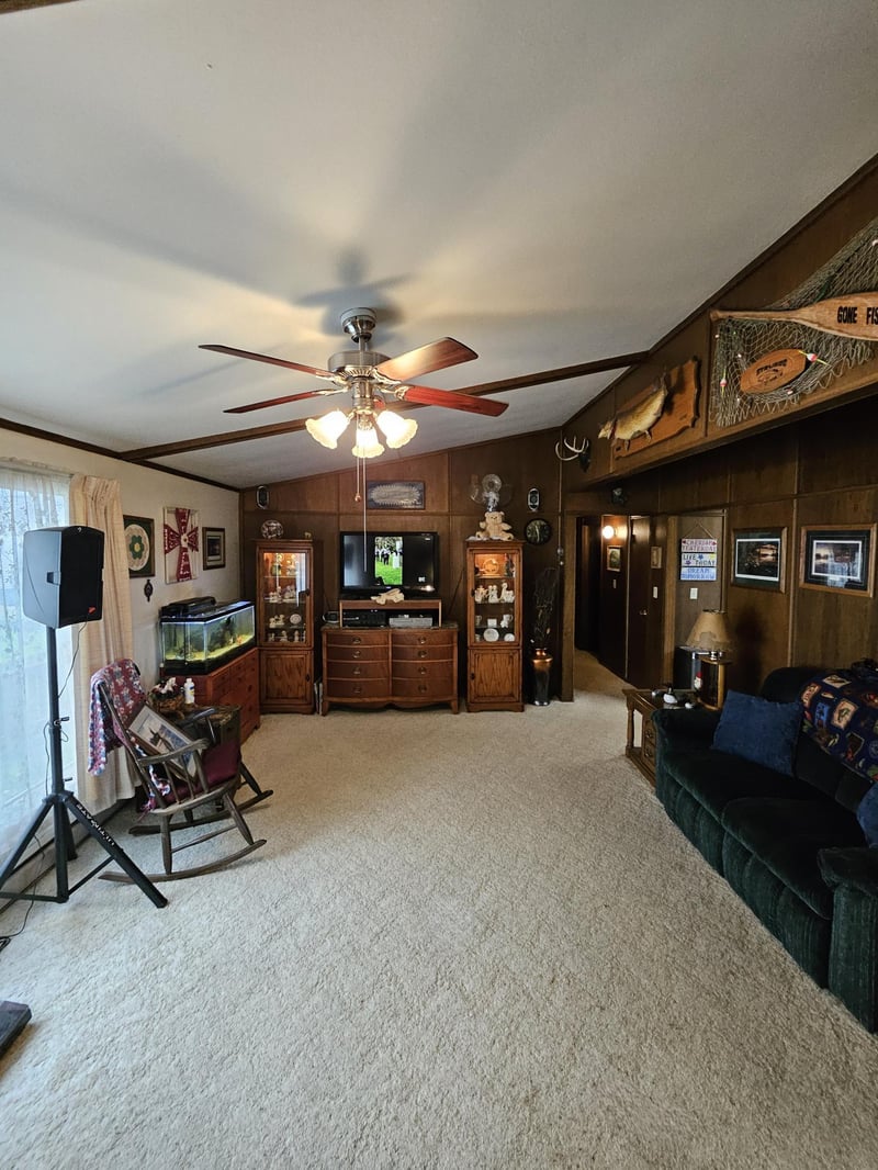 512 W 5th St, Graceville, MN 56240