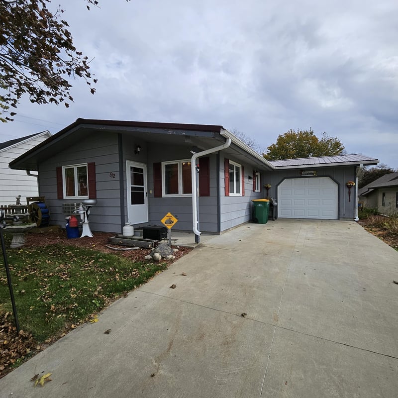 512 W 5th St, Graceville, MN 56240