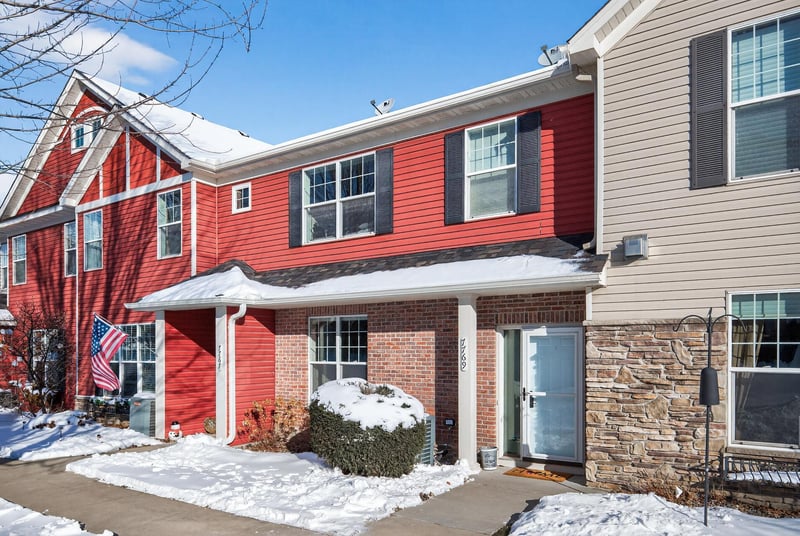7769 Madelyn Creek Dr, Victoria, MN 55386