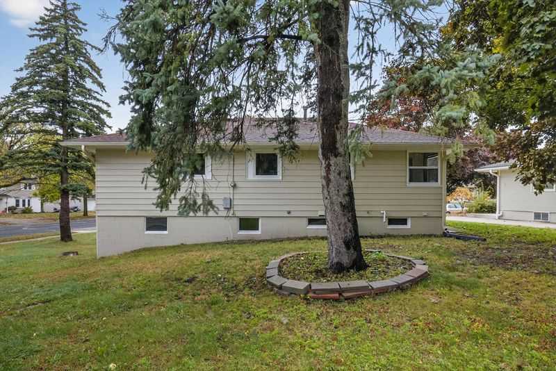 2106 8th Ave NE, Rochester, MN 55906