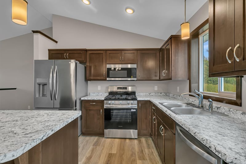 1804 Oak Pond Dr NW, Sauk Rapids, MN 56379