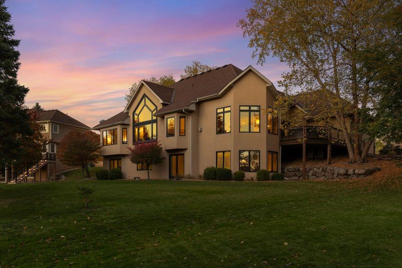 7004 Howard Ln, Eden Prairie, MN 55346