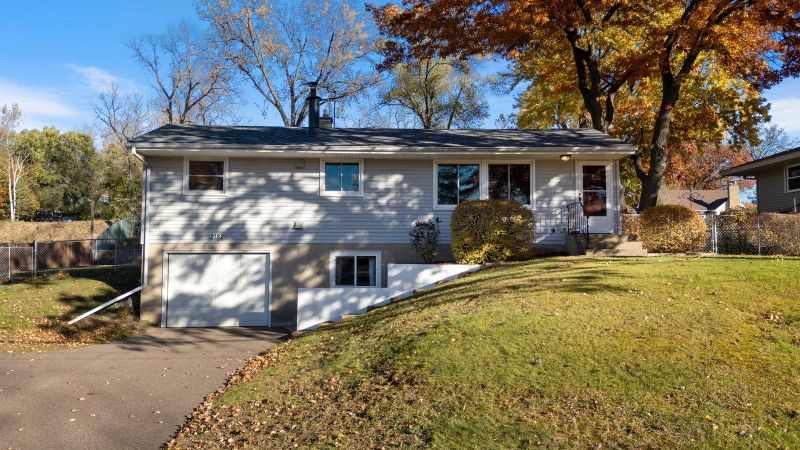2182 Van Dyke St, Maplewood, MN 55109