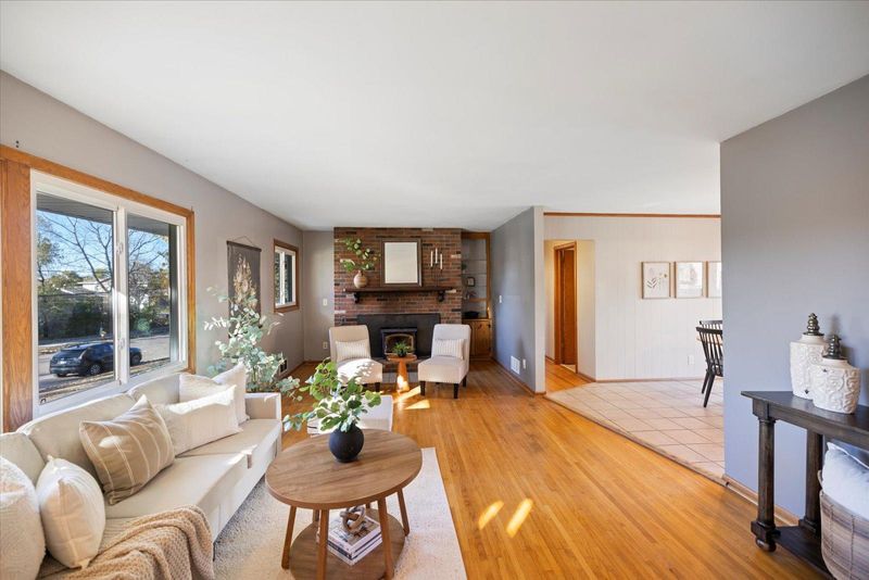 2182 Van Dyke St, Maplewood, MN 55109