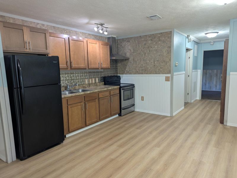 46 Lee St, Forest Lake, MN 55025