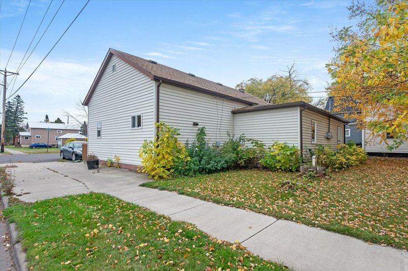 802 N 5th St, Superior, WI 54880