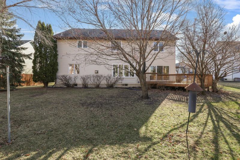 9032 Mcguffey Rd, Eden Prairie, MN 55347