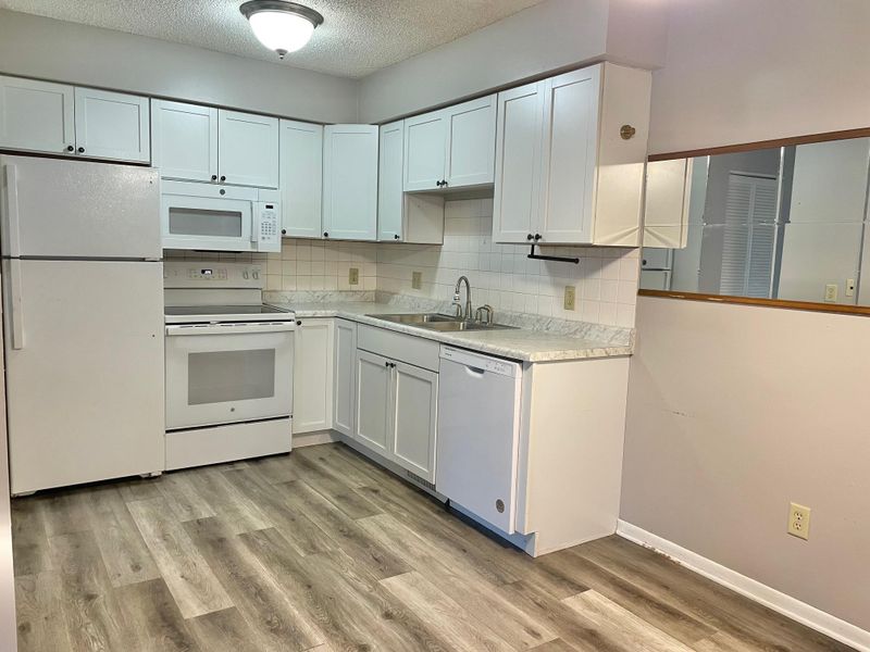 4425 Cinnamon Ridge Cir, Eagan, MN 55122