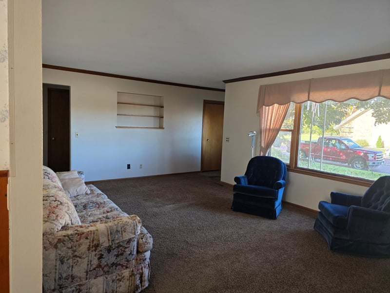 1024 Prince St, Mountain Lake, MN 56159
