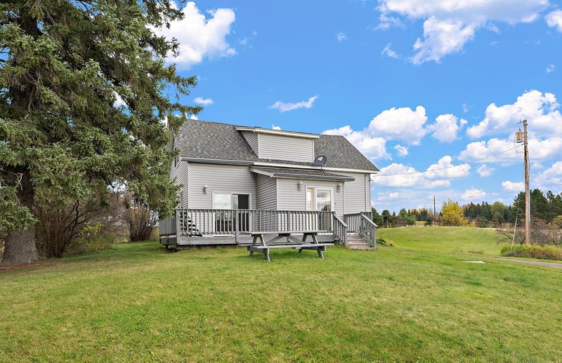 3974 W Pioneer Rd, Duluth, MN 55803