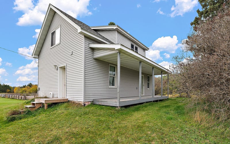 3974 W Pioneer Rd, Duluth, MN 55803