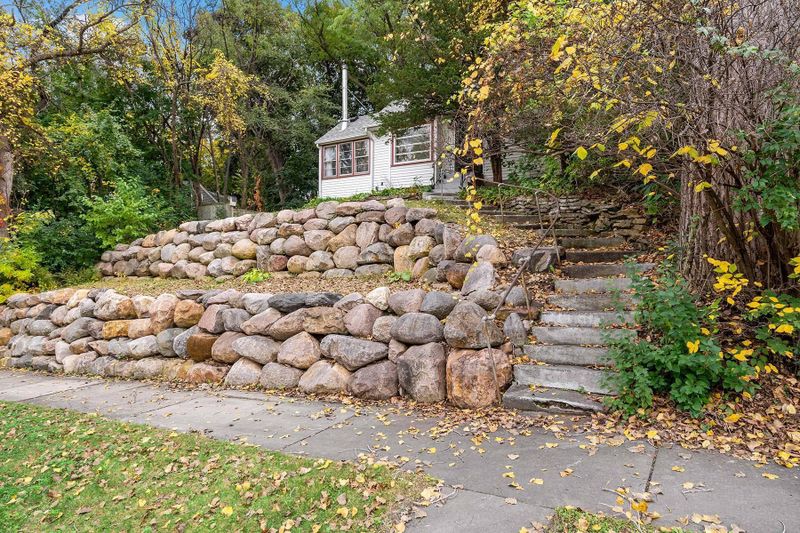 196 Page St W, Saint Paul, MN 55107