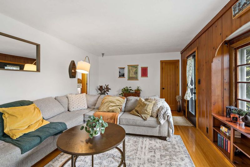196 Page St W, Saint Paul, MN 55107