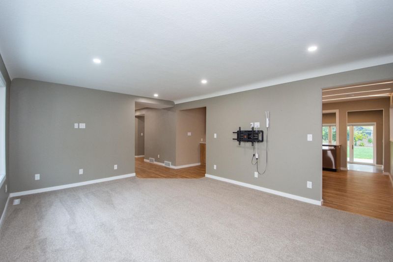 1712 12th St S, Moorhead, MN 56560