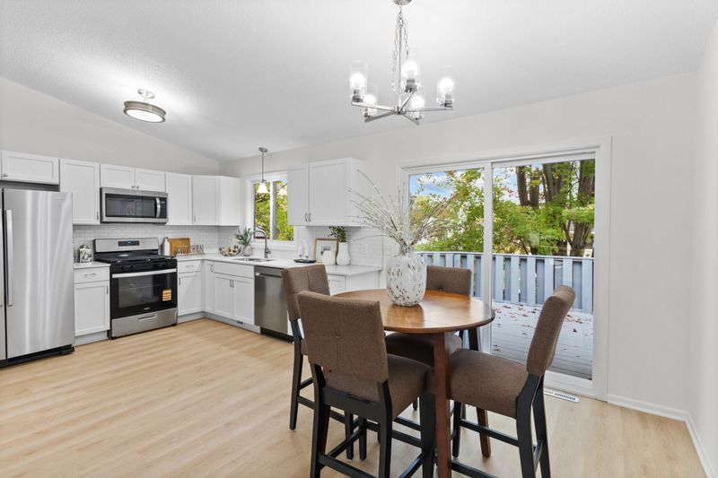 1866 Bear Path Trl, Eagan, MN 55122