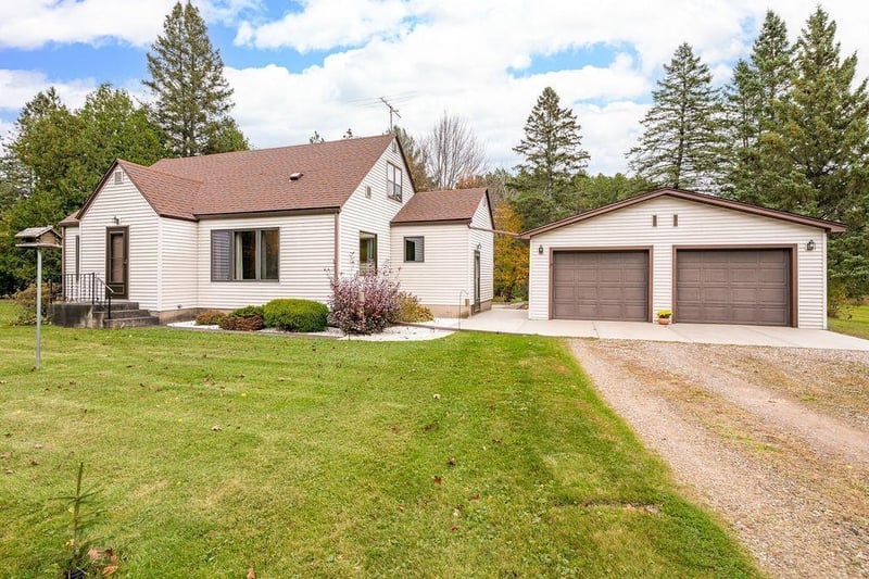 54 Helberg Rd, Esko, MN 55733