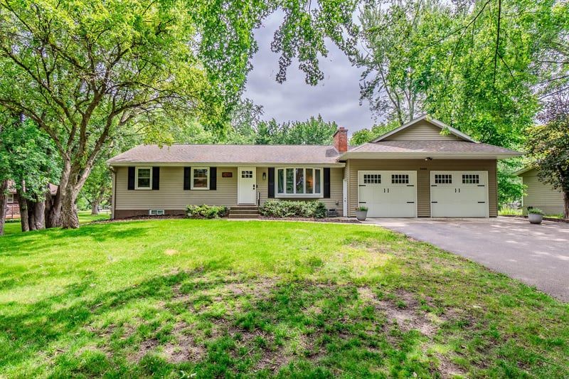 2485 Bobolink Rd, Medina, MN 55356