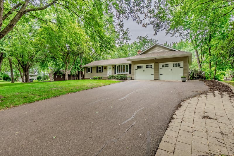 2485 Bobolink Rd, Medina, MN 55356