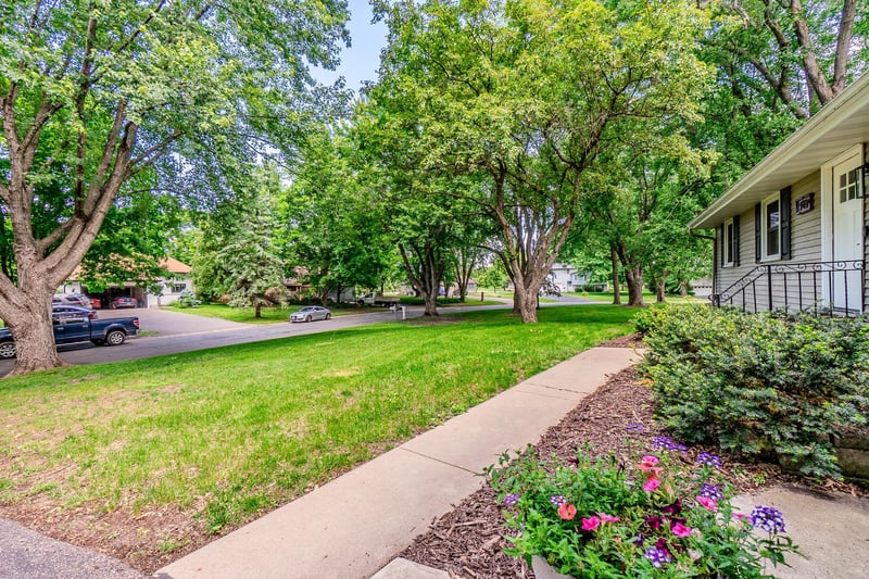 2485 Bobolink Rd, Medina, MN 55356