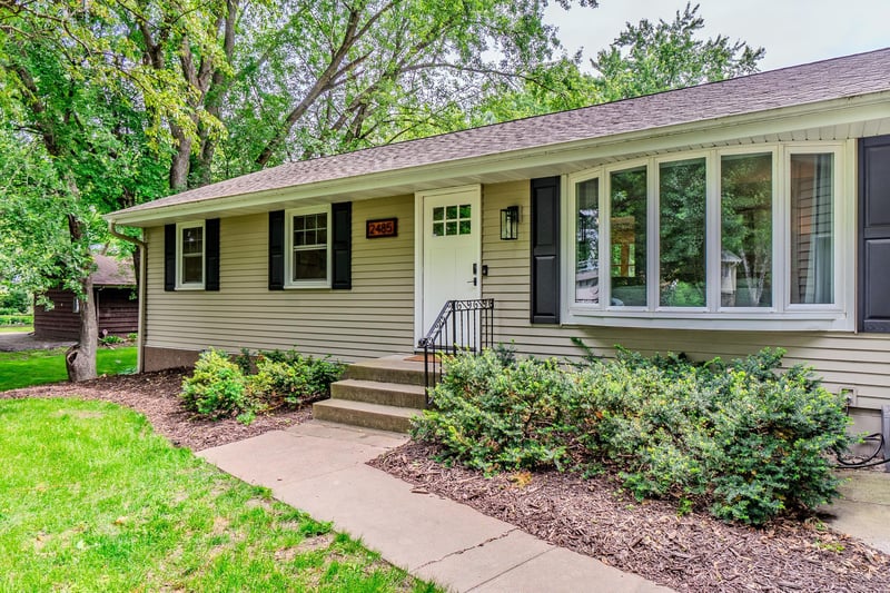 2485 Bobolink Rd, Medina, MN 55356