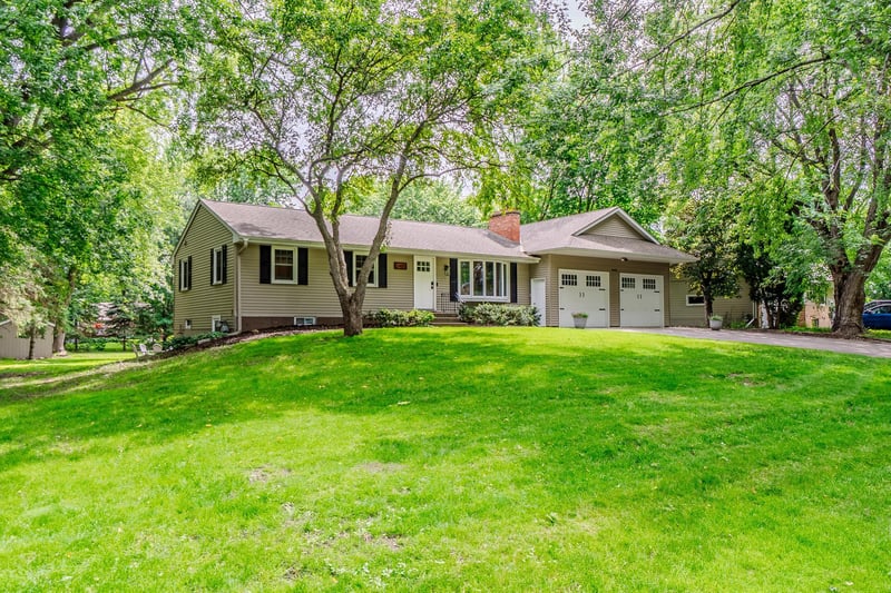 2485 Bobolink Rd, Medina, MN 55356