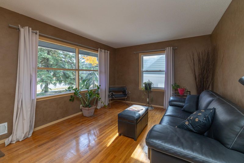 5131 Sheridan Ave N, Minneapolis, MN 55430