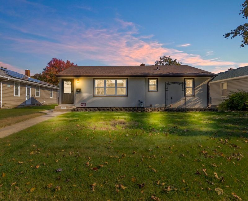 1123 7th Ave S, South Saint Paul, MN 55075