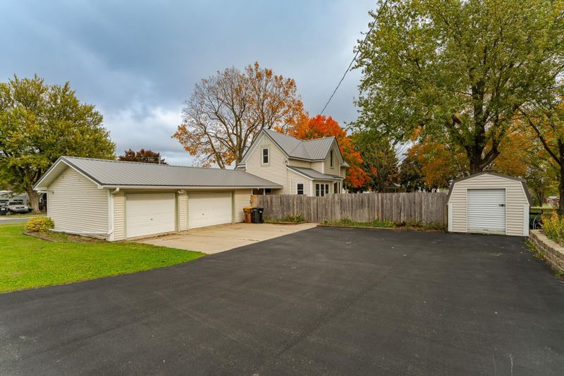 700 S Section Ave, Spring Valley, MN 55975