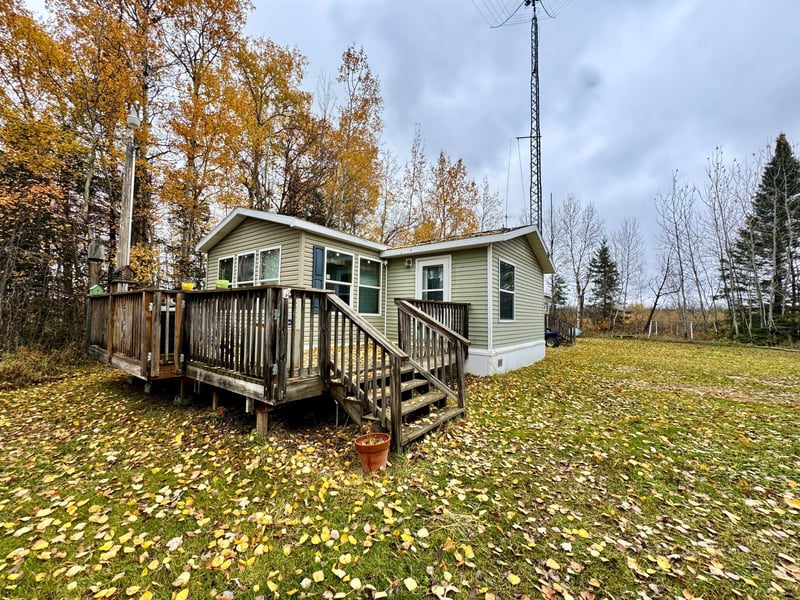 67261 Kirkwood Dr, Warroad, MN 56763
