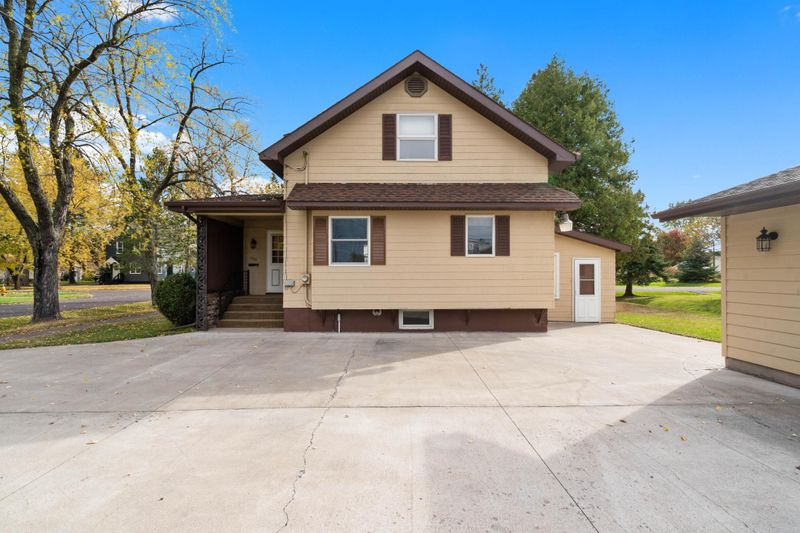 1702 N 60th St, Superior, WI 54880