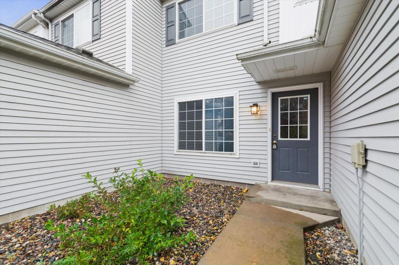 9433 Jewel Ln N, Maple Grove, MN 55311