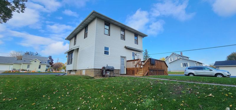 701 Bluff Ave, Saint Charles, MN 55972