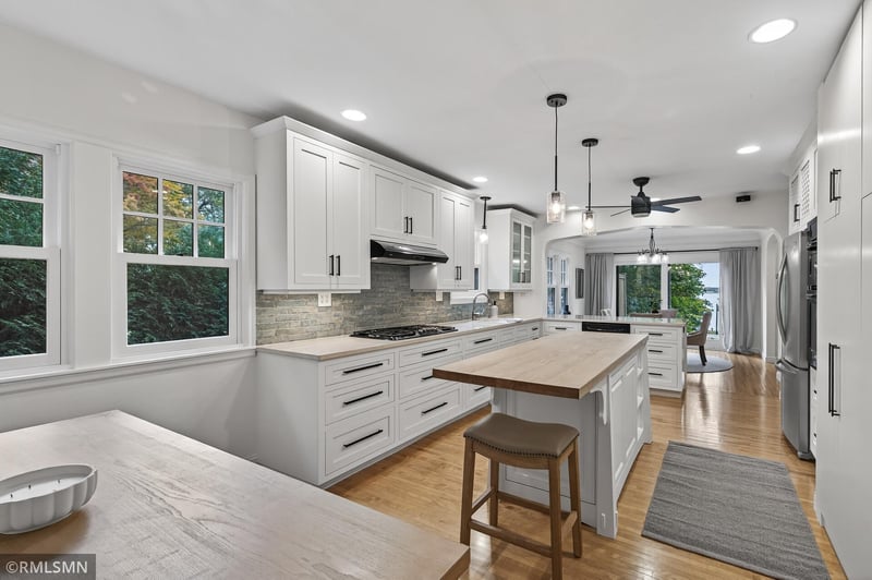 2431 S Shore Blvd, White Bear Lake, MN 55110